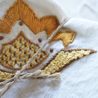 Image 2 of Serviettes anciennes brodées