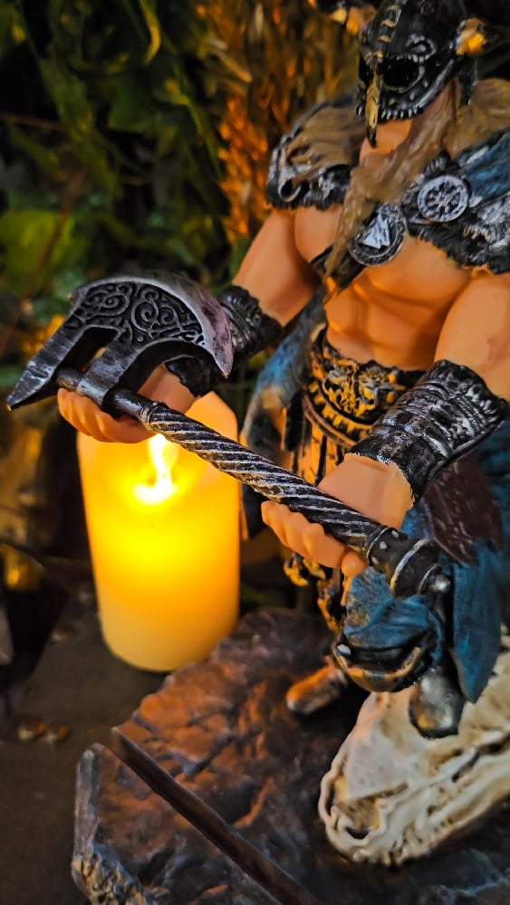 👑The Armored Kingdom Norse Valor Warrior W/ Dragon Skull Stand Holder