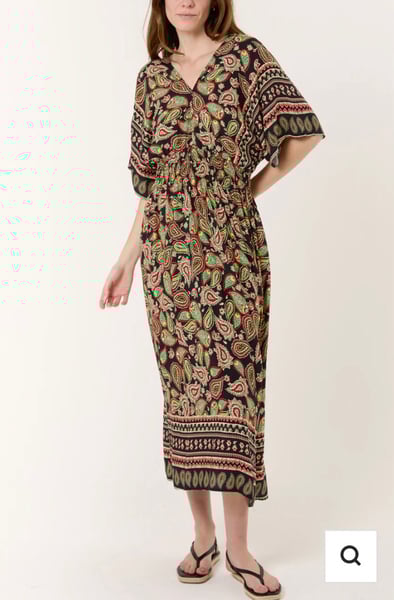 Image of BLACK VIBRANT PAISLEY PRINT SHIRRED MIDI DRESS