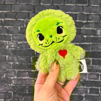 PEANUT- Coal Heart Cutie