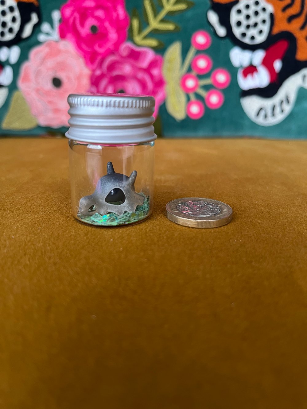 Mini cubone skull jar 