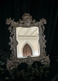Image 13 of Grand miroir de toilette en régule, miroir biseauté d’origine, XIXeme siècle