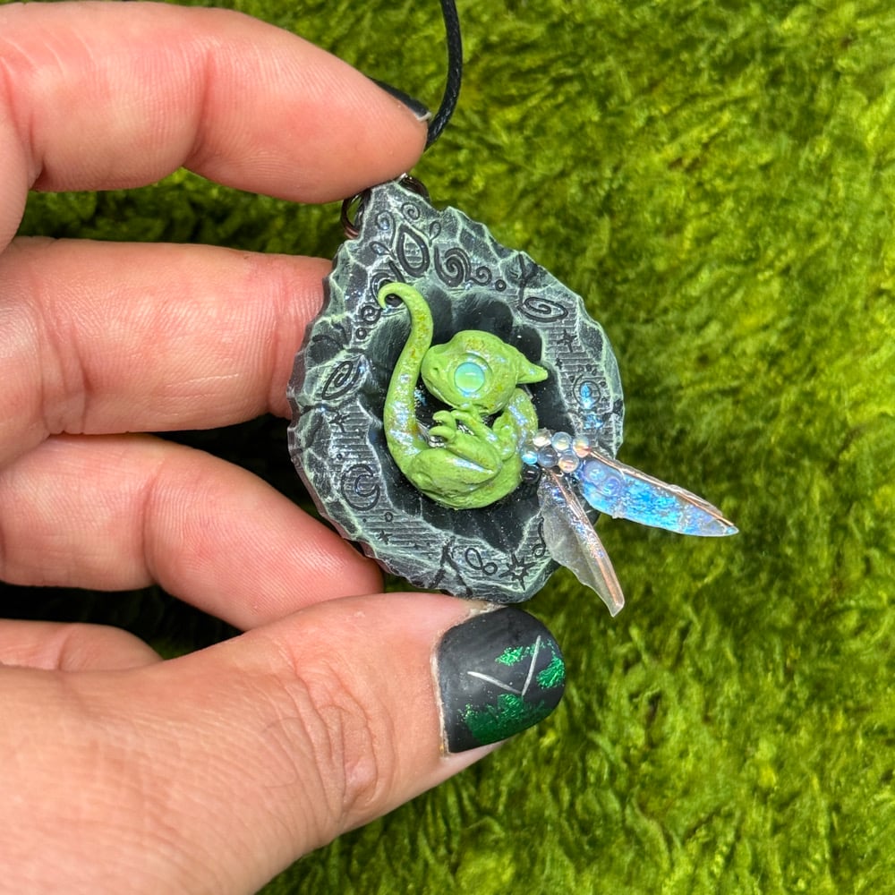 Image of PANDRAGONS ATTRACTION GREEN