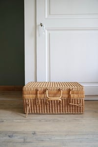 Image 3 of Valise en rotin