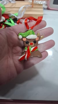 Reindeer ornament green hat