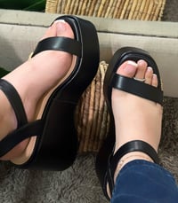 Regroup Wedge (Black)