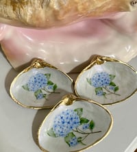 Image 1 of Blue Hydrangea Clam Trinket Dish