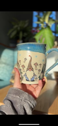 Image 3 of Gnome mug 01