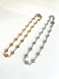 Image 4 of Gold VS Silver Diamond