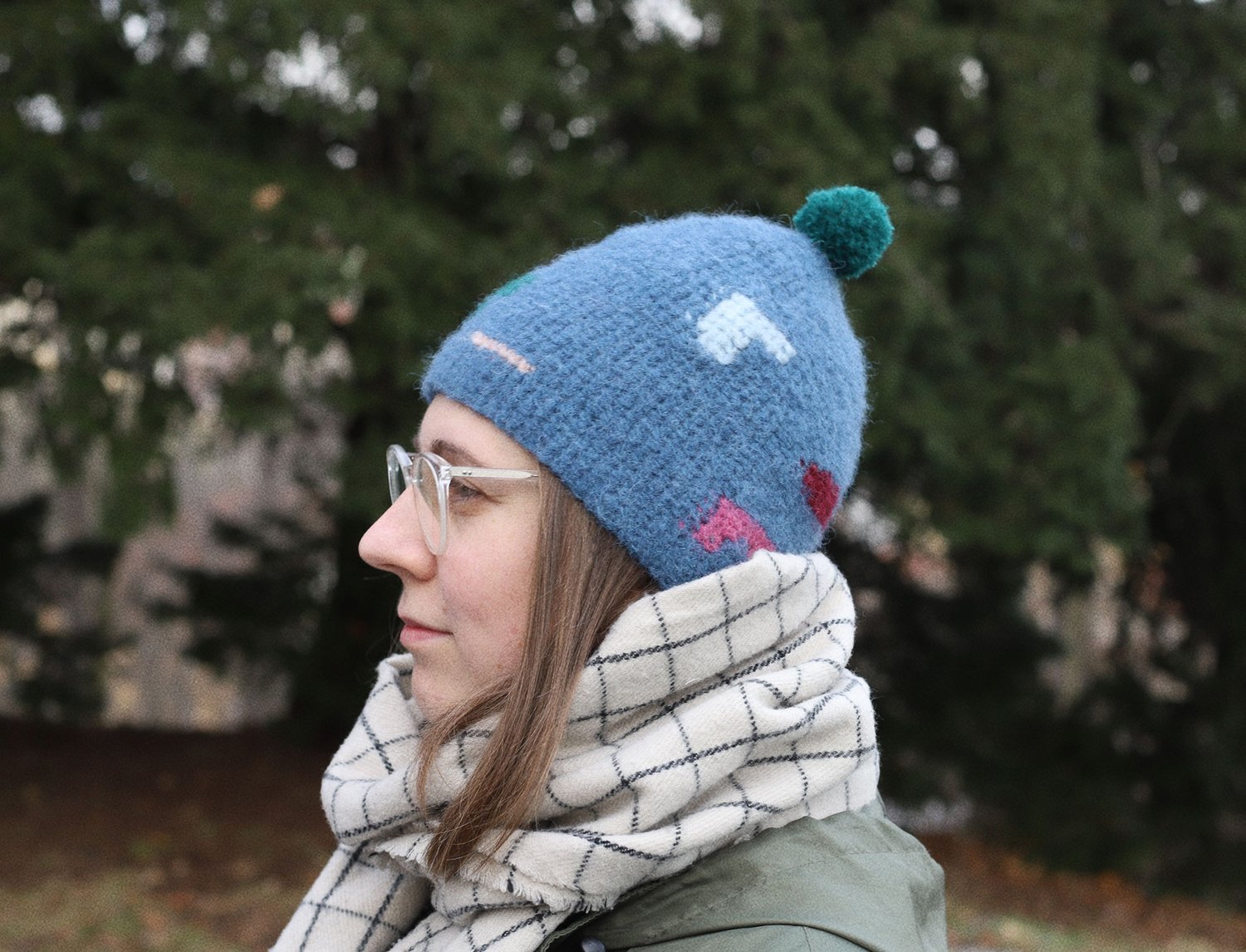 Image of BLUE MOHAIR CAP WITH SHAPES