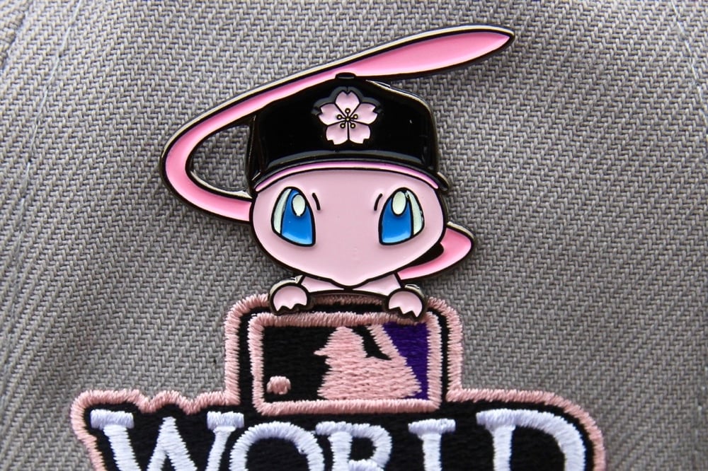 Mewtwo & Mew Pokémon Pins (2-Pack)