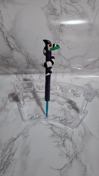 Image 2 of Sandworm crochet hook size 5