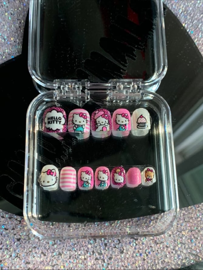 Image of Hello Kitty Kids Groovy Nails 