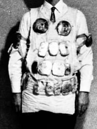 Image 11 of Kazuo Kenmochi "This is Drugs: A Photographic Look at the Roots of Modern Diseases"