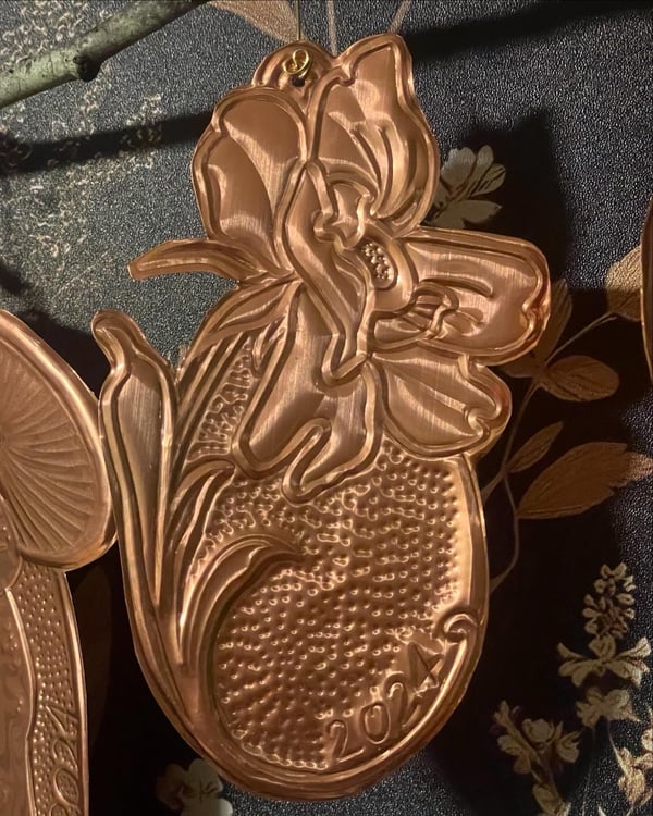 Image of hand tooled copper ornament (👁️flower 1)