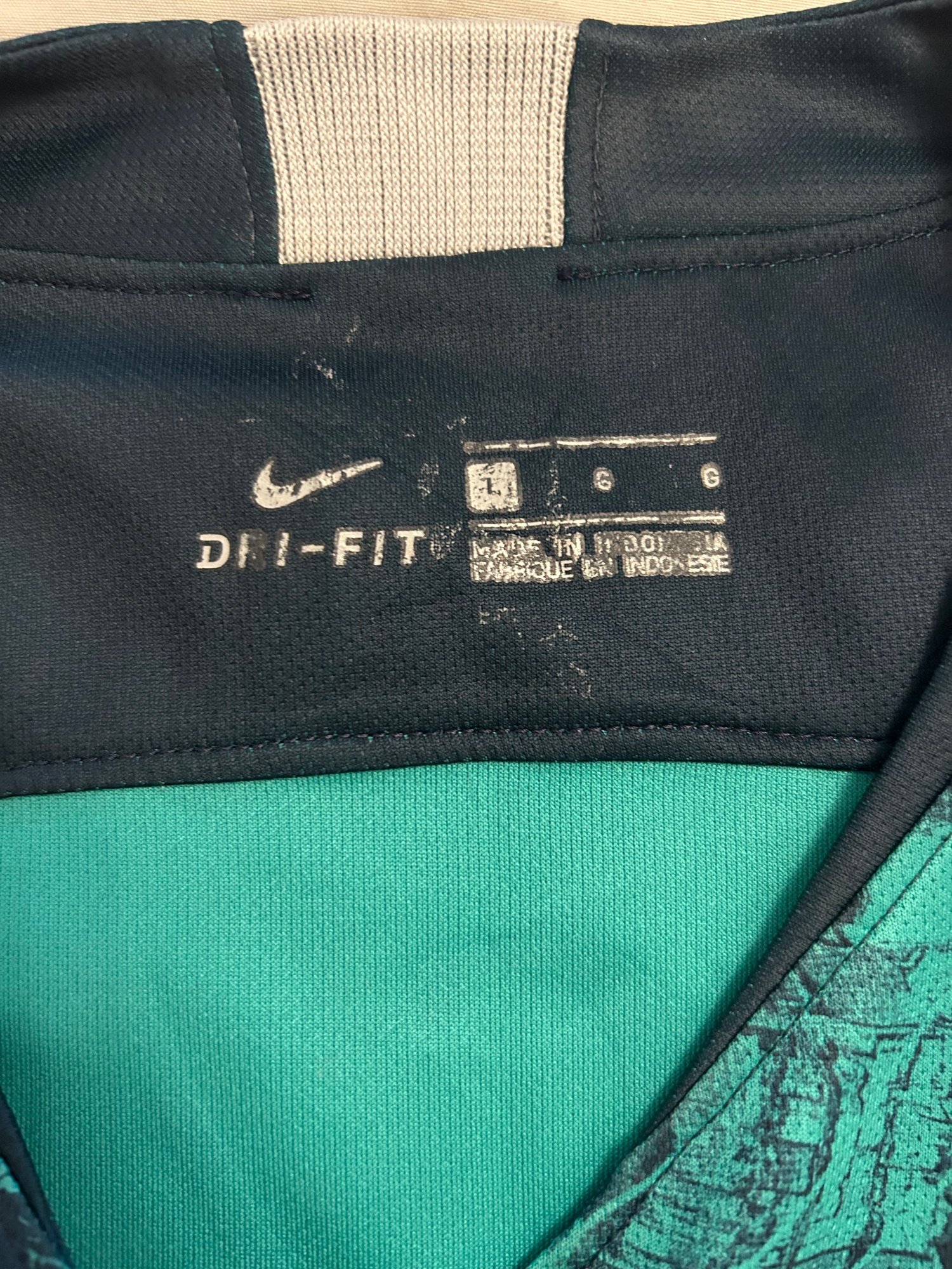 Image of Tottenham Hotspur “LUCAS 27” 2018/19 Third Shirt + patches, Large