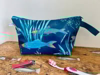 Image 5 of Tousse de toilette