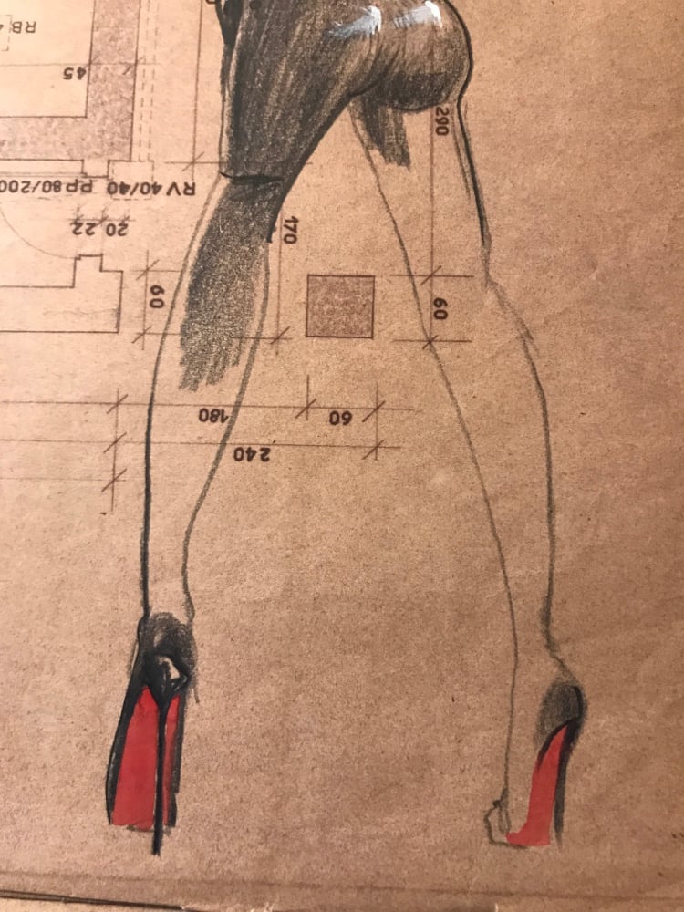 Image of LouLou in  latex 1