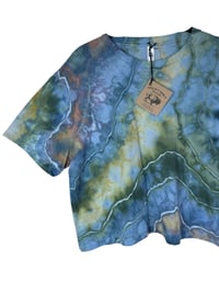 Image 4 of L Crop Tee in Forest Geode Ice Dye