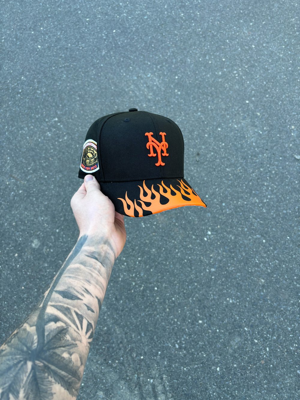 Image of BLACK FLAMING ASPHALT  NEW YORK METS CUSTOM FITTED CAP