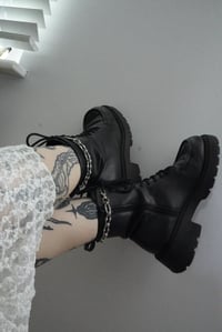 Image 5 of Shackle Multi Chain