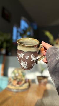 Image 5 of Butterfly mug 05