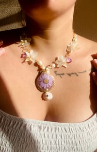 Image 1 of 💜🌼Orchid Daisy Seashell🌼💜