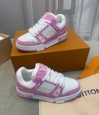 Image 1 of SHERATON PINK RUNNERS