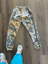 RARE CAMO SWEATS