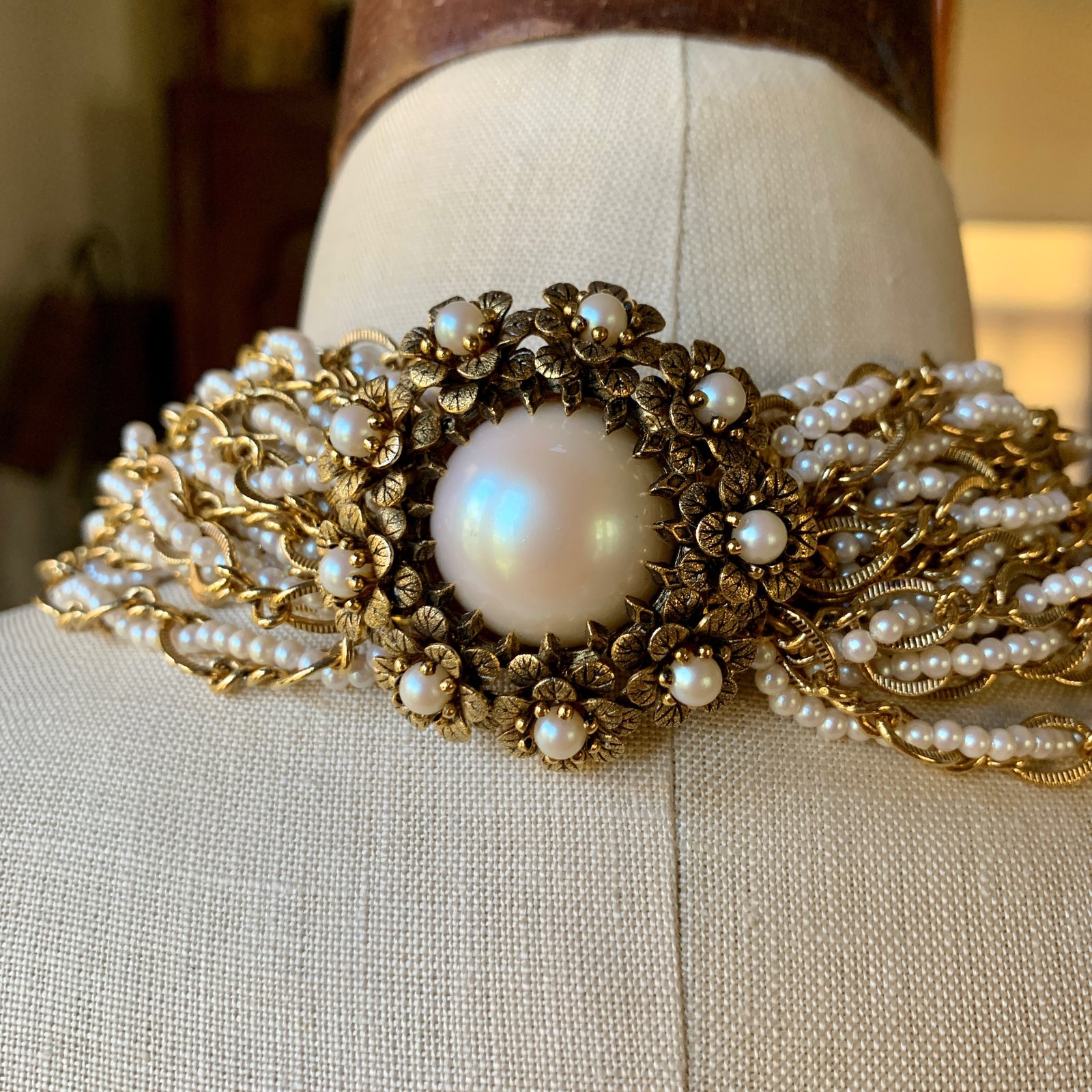 Miriam Haskell -Esque Faux Pearl Gold Necklace | PARPARIAN