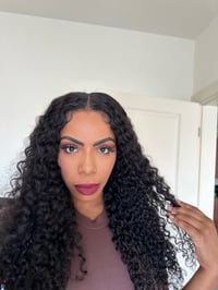 Image 2 of 24 inch CURLY GLUELESS LACE CLOSURE WIG BREATHABLE CAP