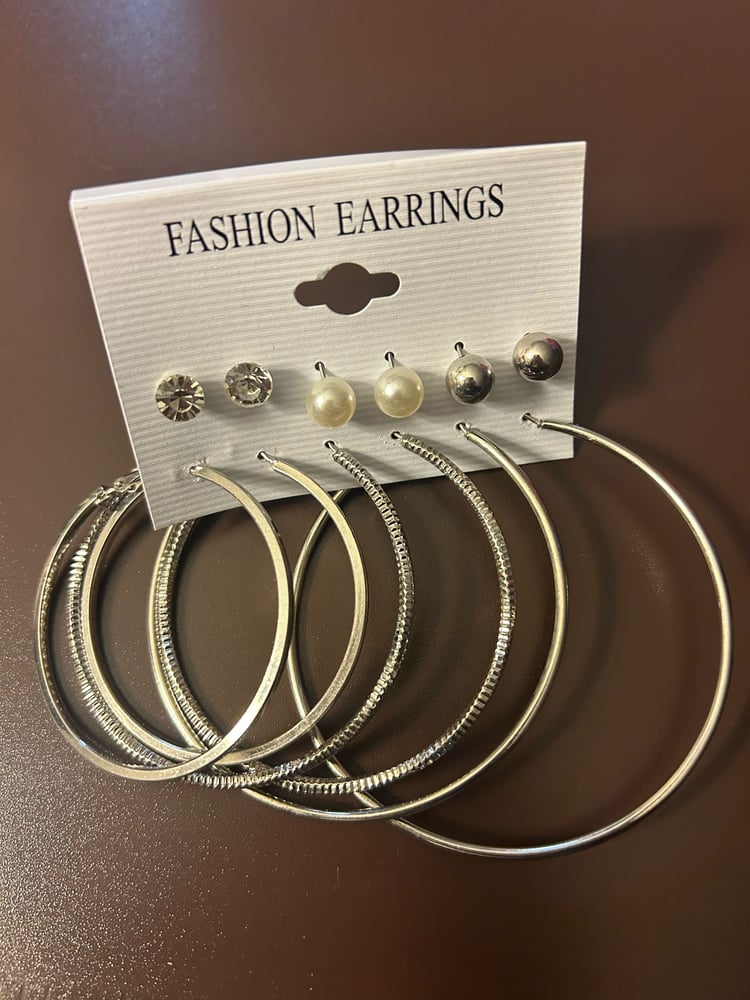 Image of Earrings - Style 11