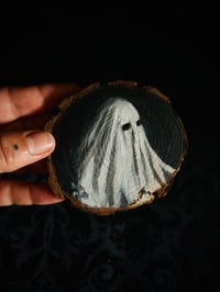 Image 2 of Fantasma #2 en rodaja de madera 