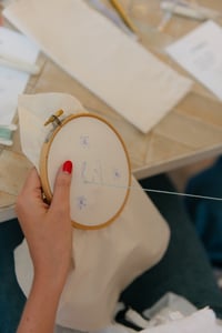 Image 5 of enero · bordado y vino · Madrid