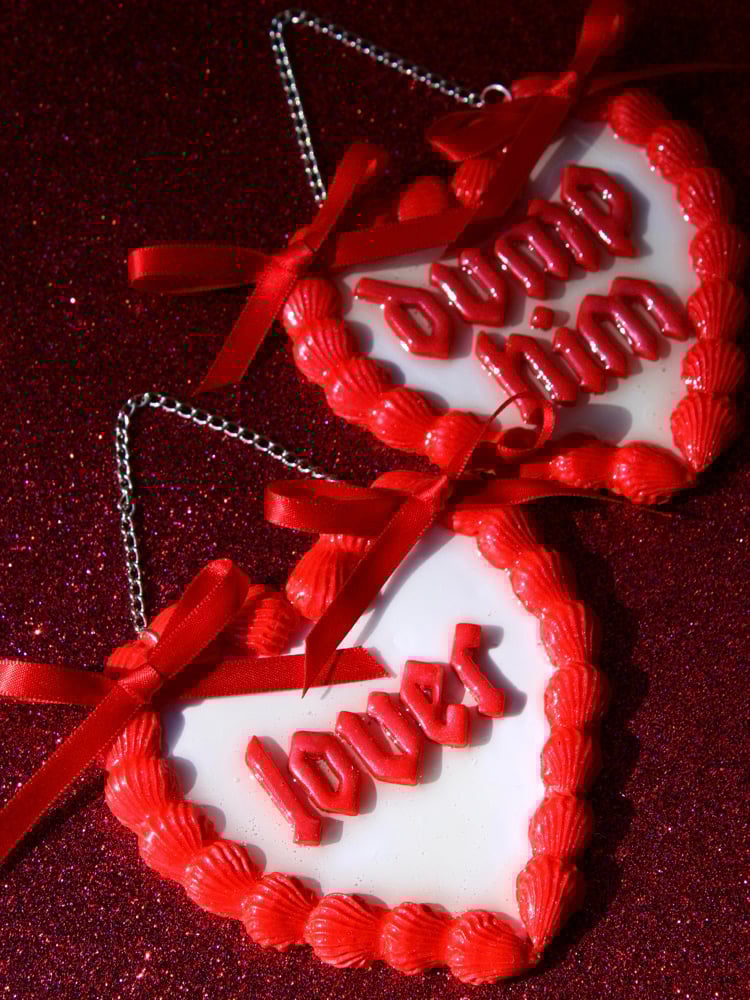 Image of White and Red VDay Cake Wall Hanging