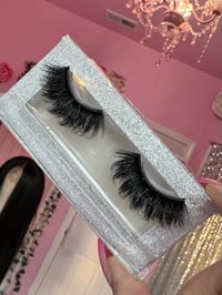 Image 5 of Double stacked lashes (Aaliyah)