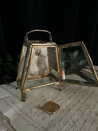 Image 7 of Magnifique boîte à bijoux et soie capitonnée beige. XIXème s.