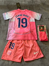 Image 2 of Barcelona pink Lamine Yamal no.19