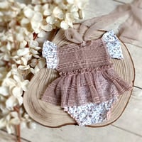 Image 1 of Newborn girls body-dress Ava | floral cocoa