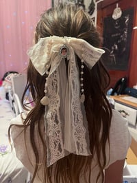 Image 1 of 1/1 lace bow