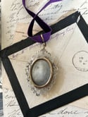 Superbe porte-photo/ mèche de cheveux en ébonite et cuivre plaqué argent, XIXème siècle