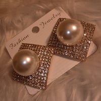 Image 2 of MONAE PEARL CLIP EARRINGS 