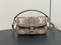 Image 7 of ĻV Diane Bag