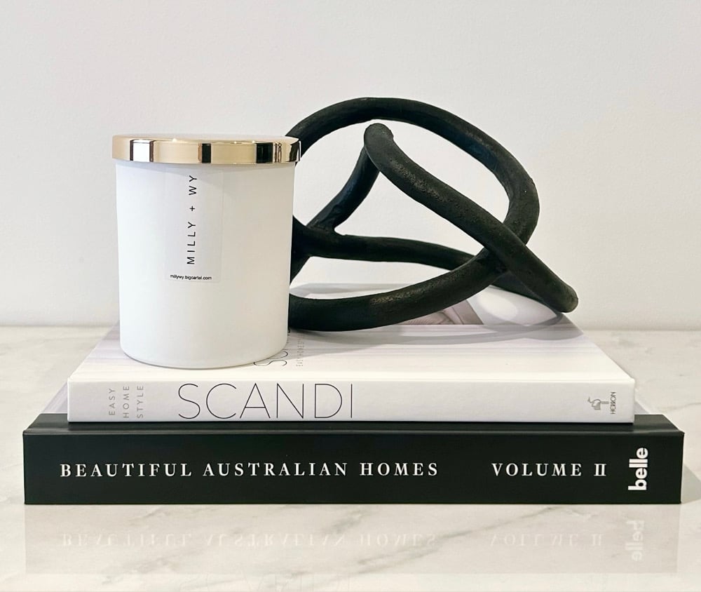 Image of Cambridge Luxe Signature Matte White Soy Candle