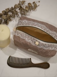 Image 3 of Quilted Travel Bag (Brown Gingham) 