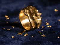 Image 1 of Anillo ancho chapado en oro de 24kt