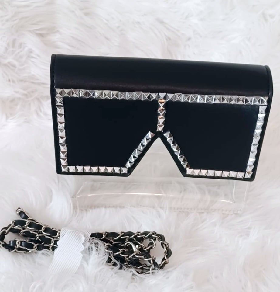Image of Glamorous 