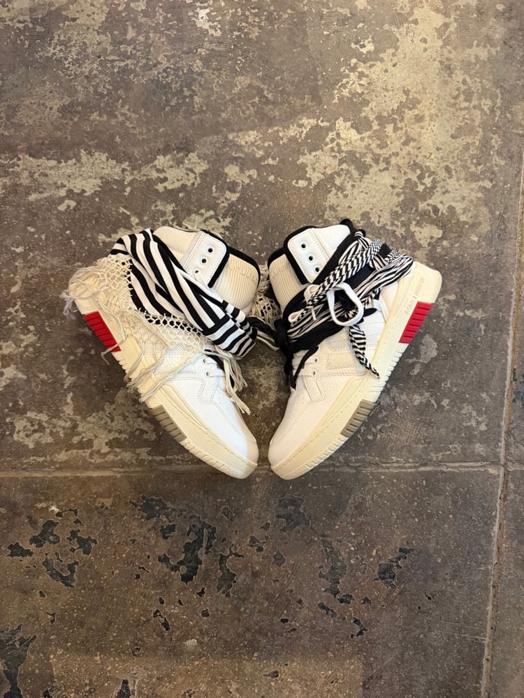 Image of Saint Laurent Smith Cure 05 High Tops