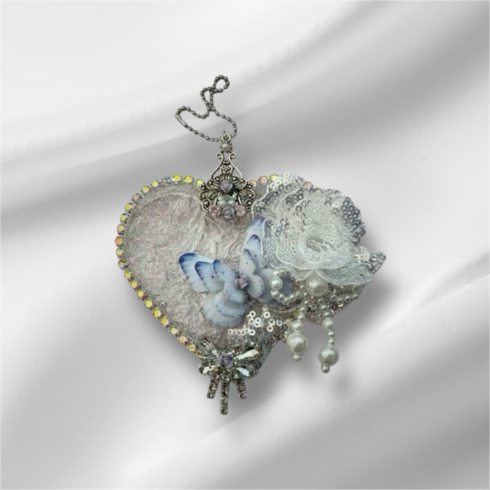 Image of Skylar Foundation/ Crystal/Crackle Heart Ornament