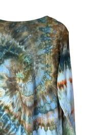 Image 5 of ♻️ UPCYCLED 2XL Ladies 100% Cotton V-Neck Tee in Earthy Spiral Ice Dye